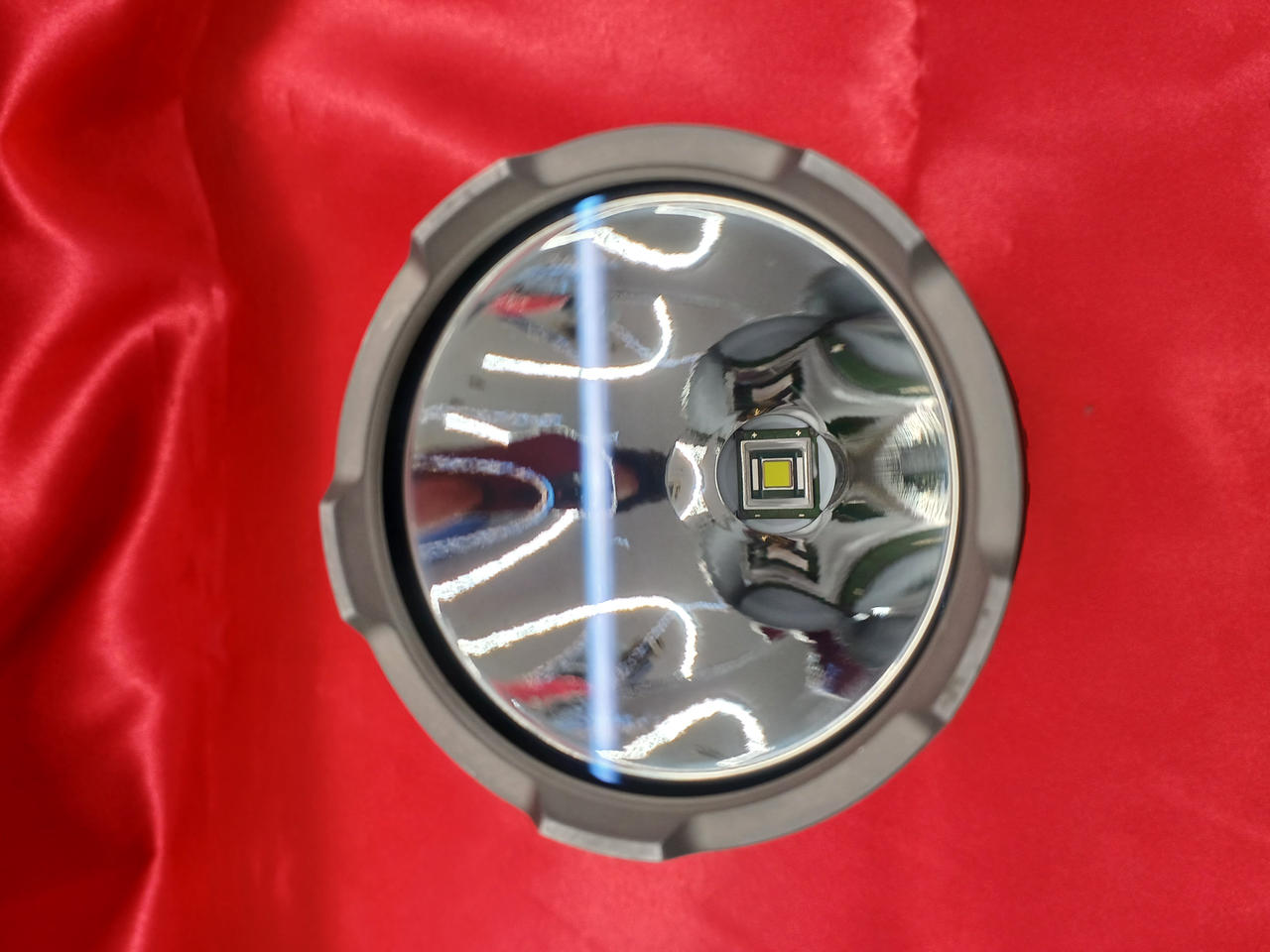 若干のホコリの混入があります。