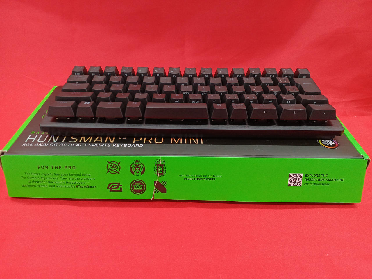 箱に破れがあります。