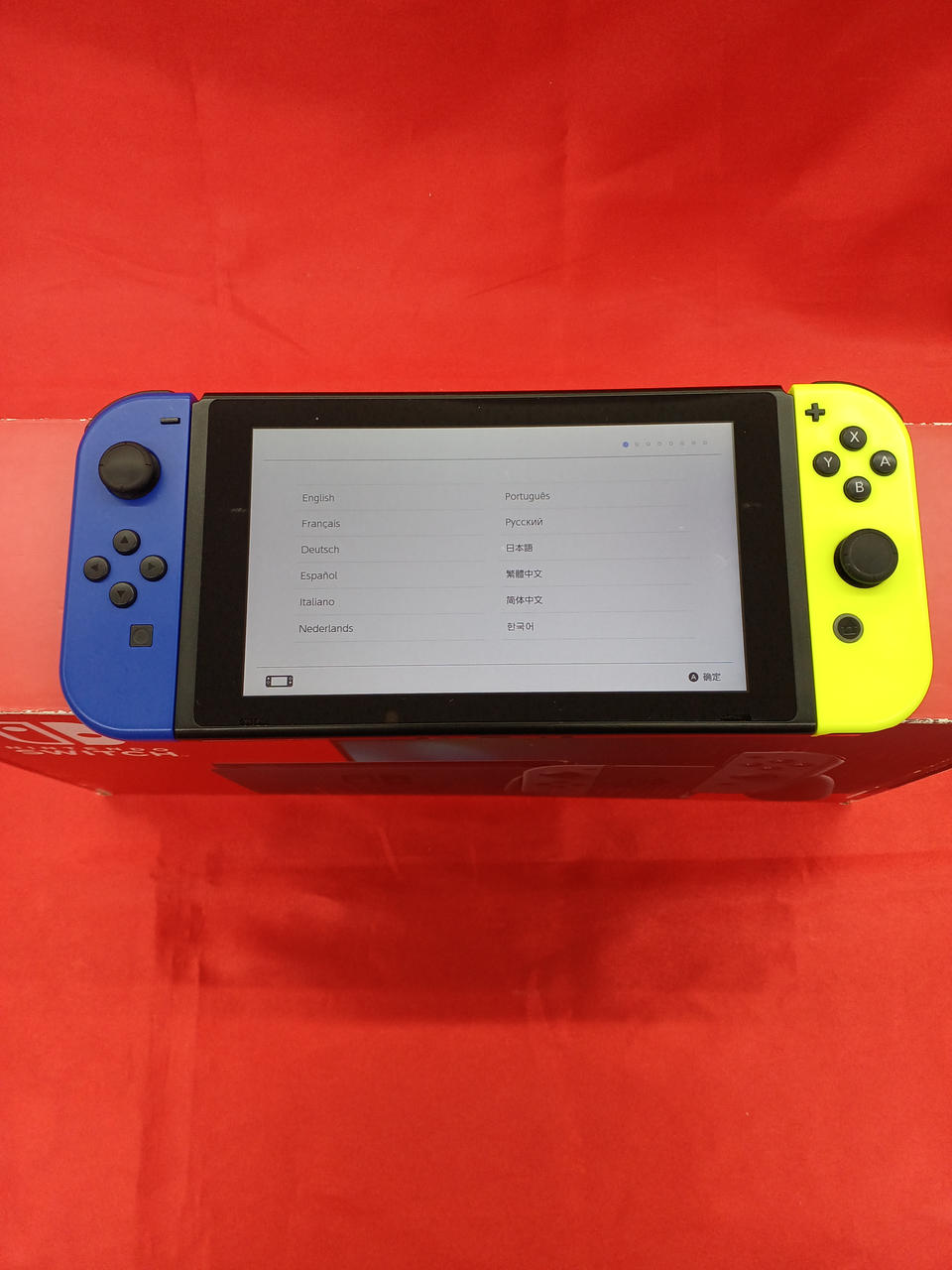 液晶に黄ばみがあります。