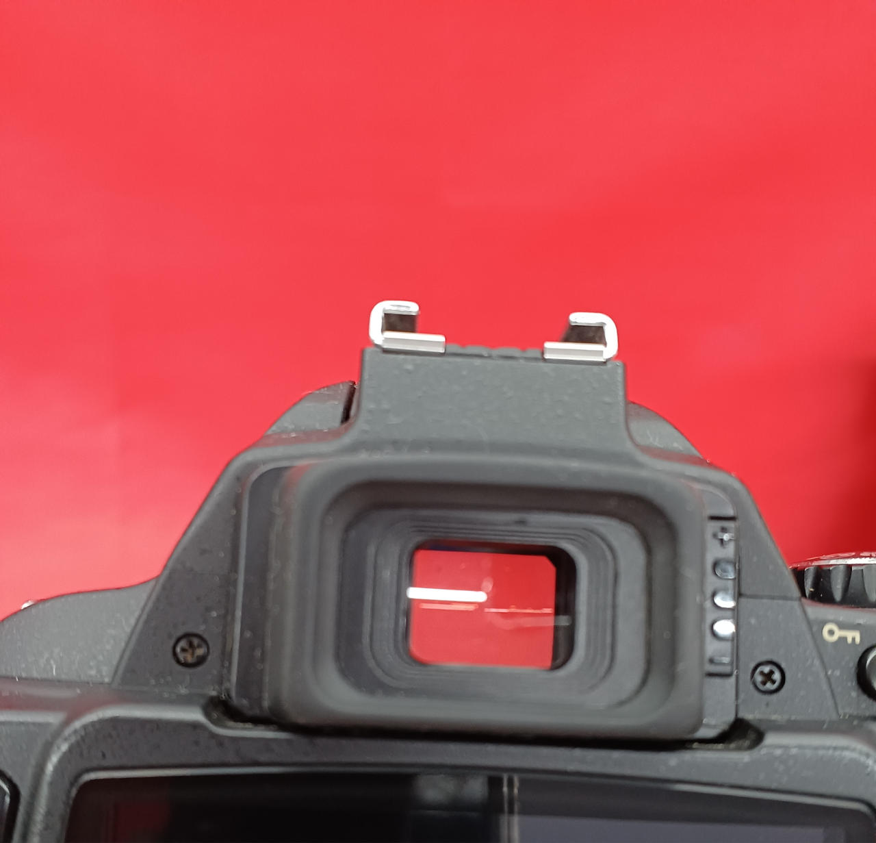 ファインダー内にゴミが入っています。