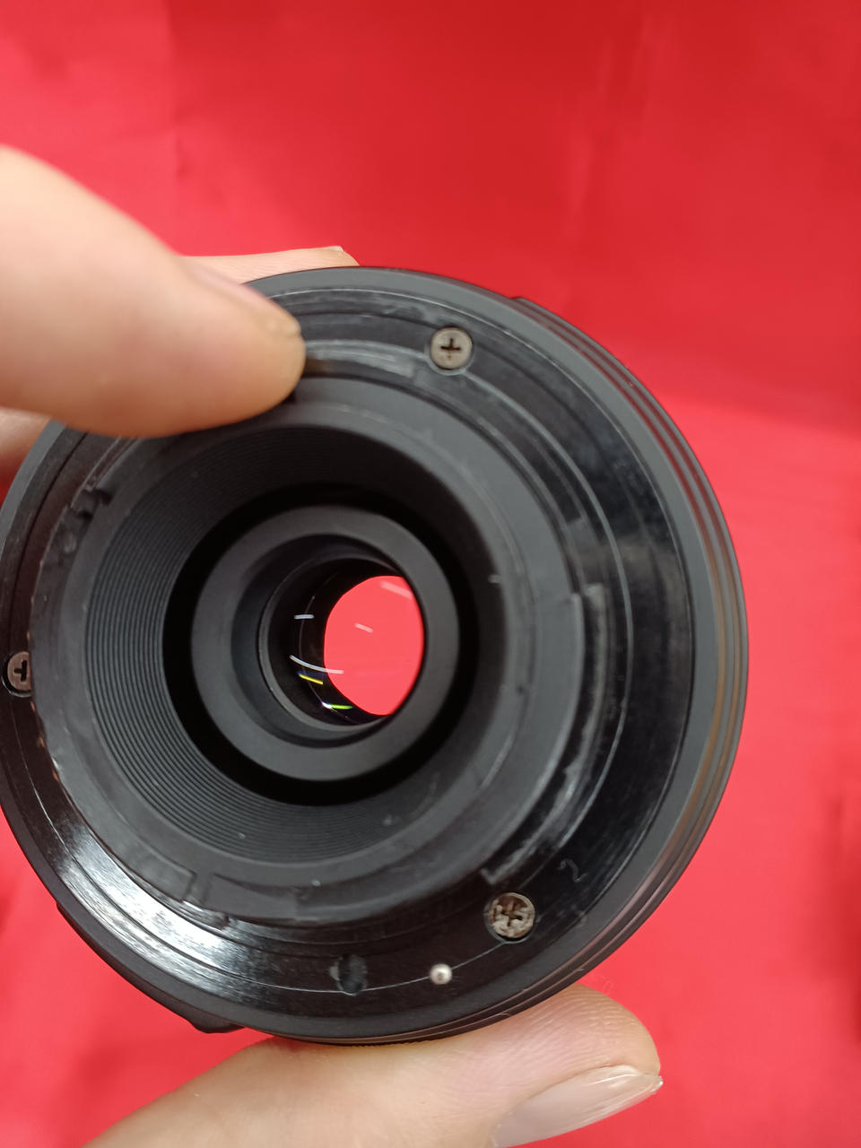 レンズ内にホコリが入っています。