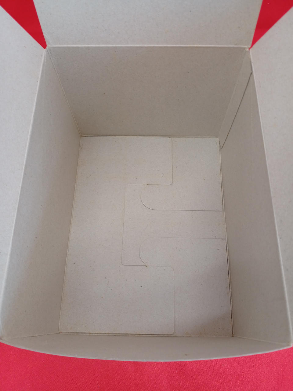 シミあります。