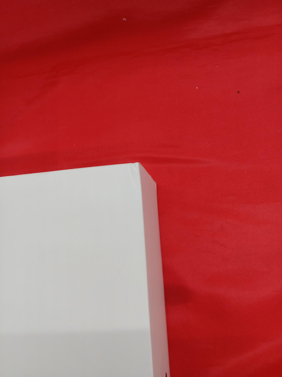 箱にダメージあります。