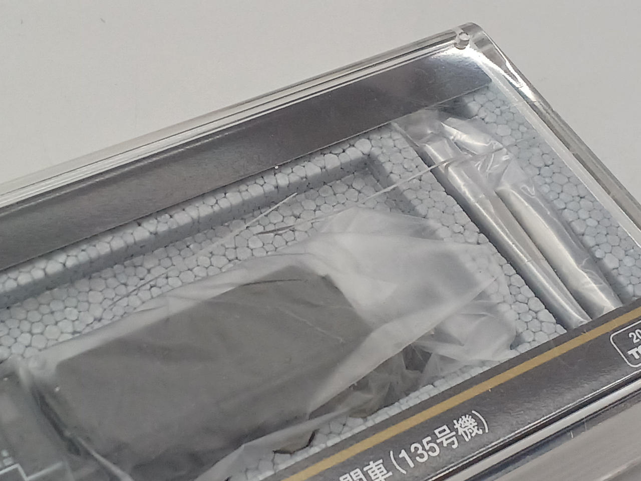 ケース割れあります。