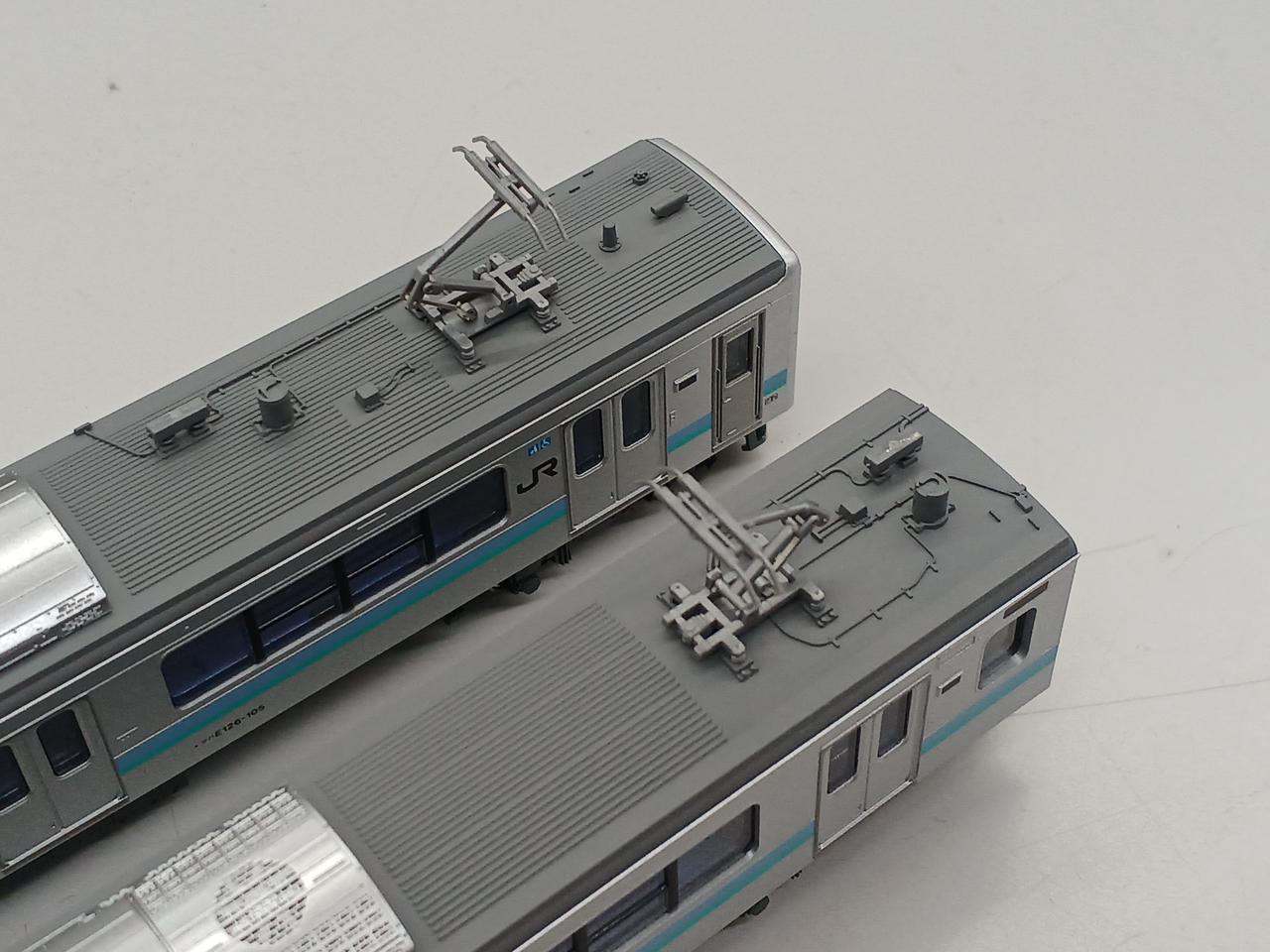 集電対応の霜取りパンタグラフです。