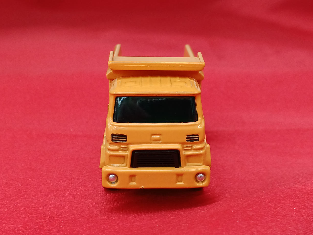 スミ入れ、銀色さしあり。