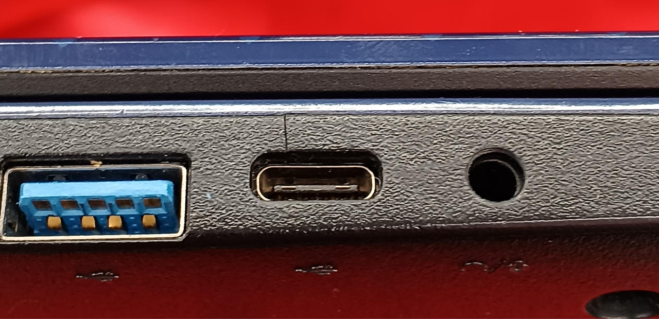 ひび割れがあります