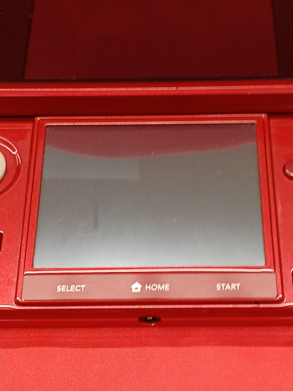 液晶にキズがあります。