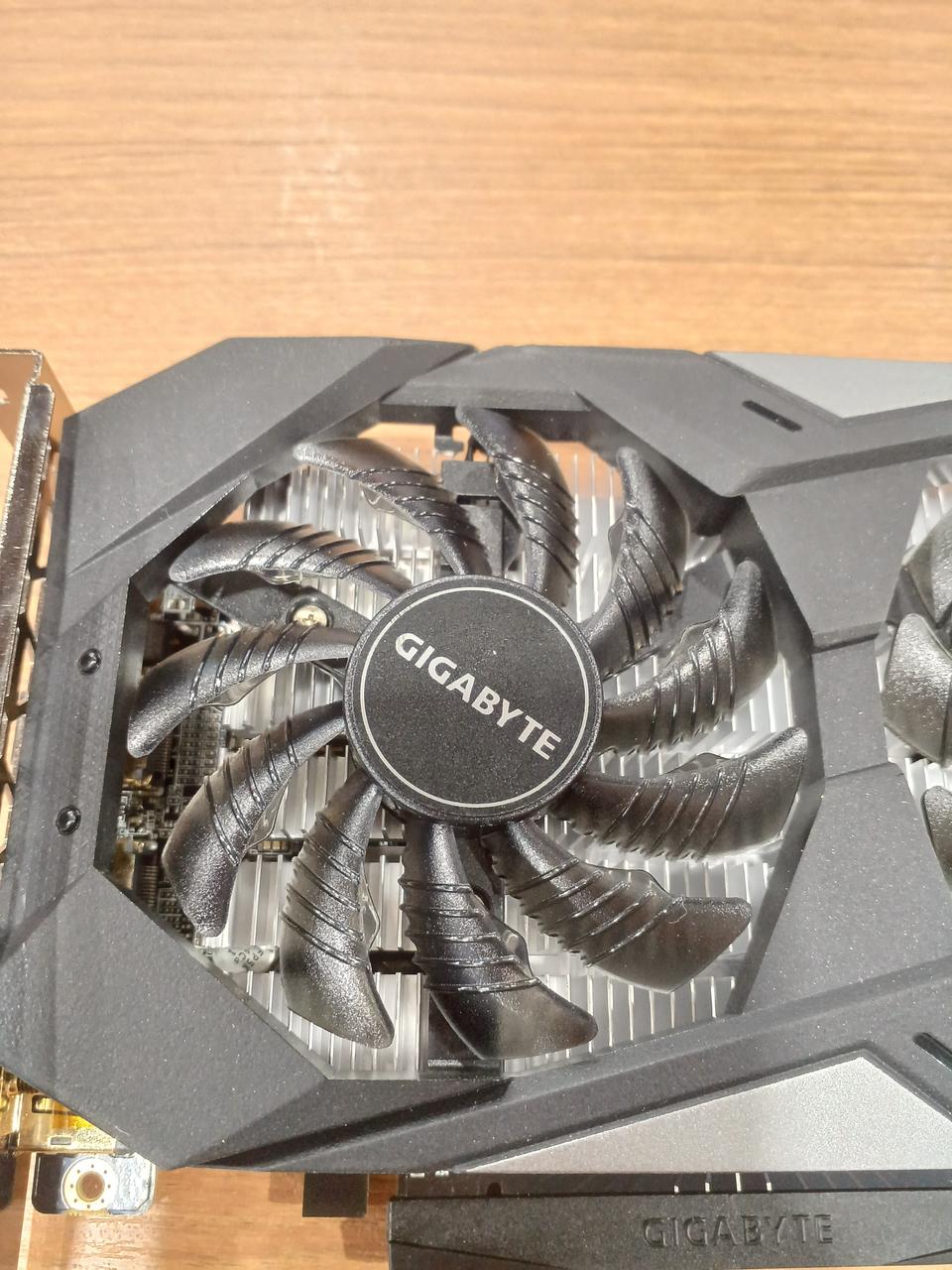 ネコ！！ GV-N1650IXOC-4GD 正常動作取り外し中古品 ネコ！！ GV-N1650IXOC-4GD 正常動作取り外し中古品 ネコ様専用