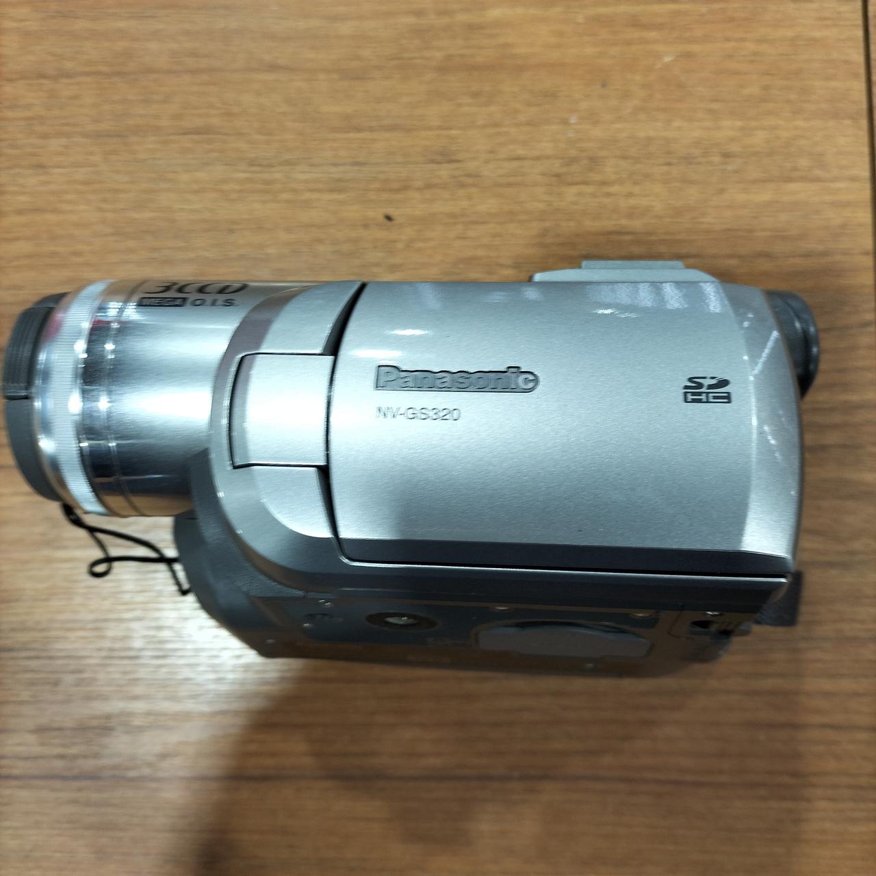 希少 Panasonic NV-GS320 MiniDV ビデオカメラ 美品 希少 Panasonic NV