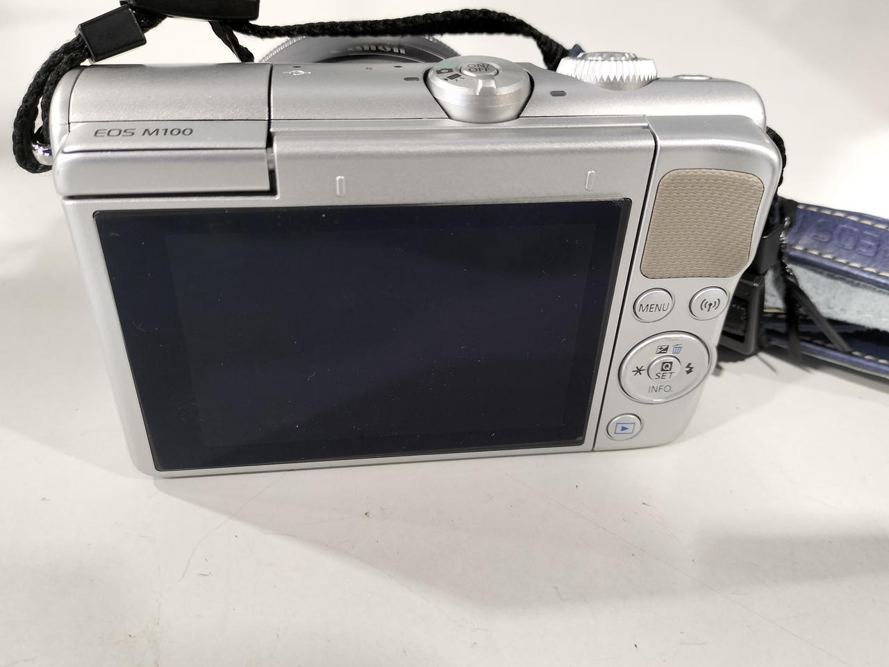 【ジャンク品】 Canon EOS m100 デジタル一眼レフ ジャンク品】 Canon EOS m100 デジタル一眼レフ ジャンク】Canon EOS