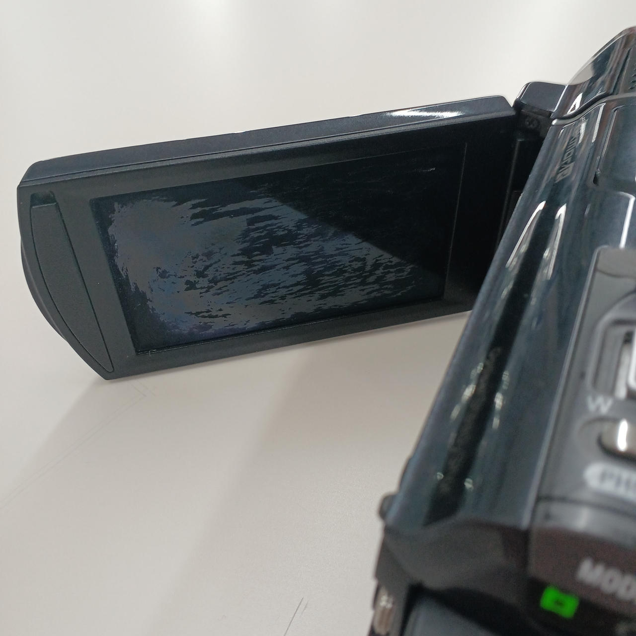 画面がかなり劣化しています