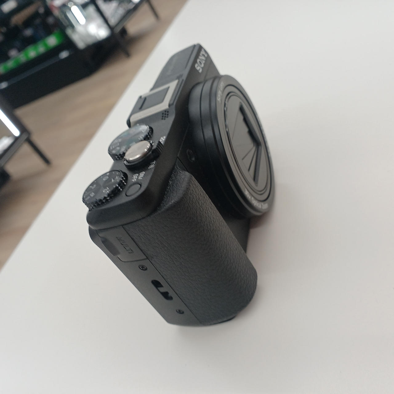SONY コンパクトデジタルカメラ 本体と付属品 新品】【送料無料】 SONY/ソニー コンパクトデジタルカメラ