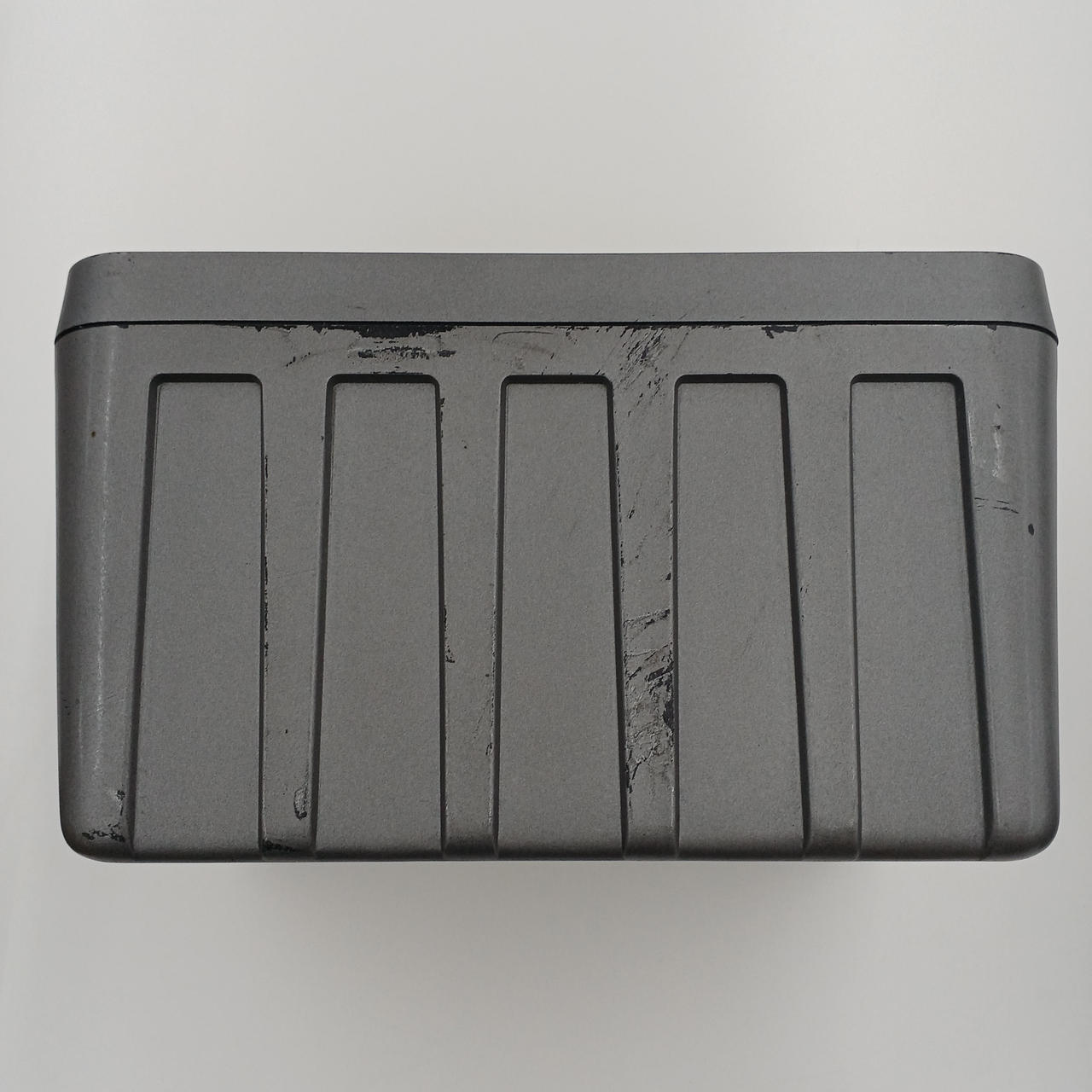 傷がありますが動作に問題はないです。