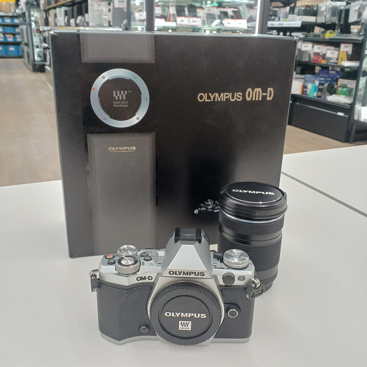 豪華美品セット★OLYMPUSミラーレス一眼カメラ Amazon | OLYMPUS ミラーレス一眼 PEN E-P5 14-42mm レンズ