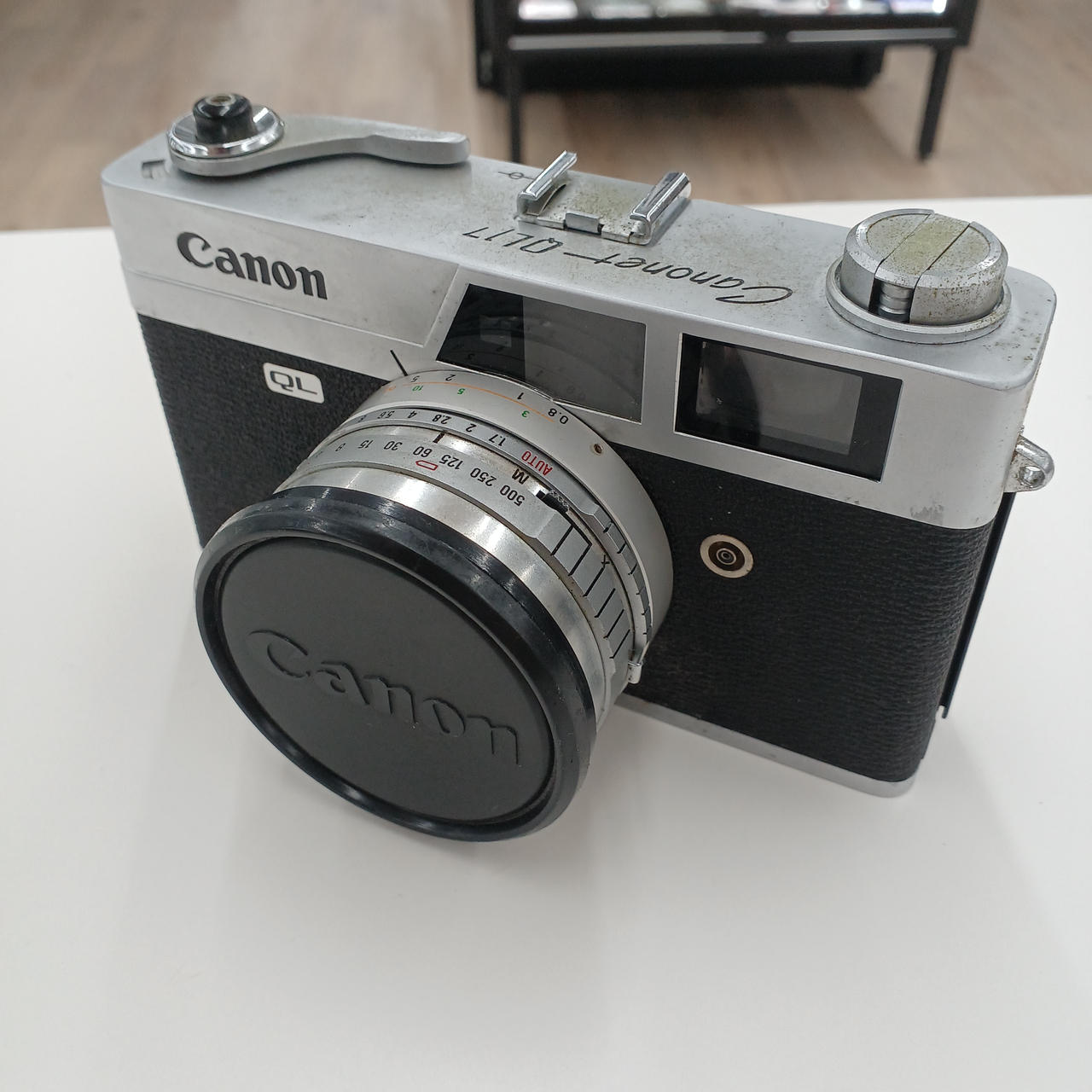 Canon QL コンパクトフィルムカメラ 28mmレンズ付き Canon QL コンパクトフィルムカメラ 28mmレンズ付き Yahoo