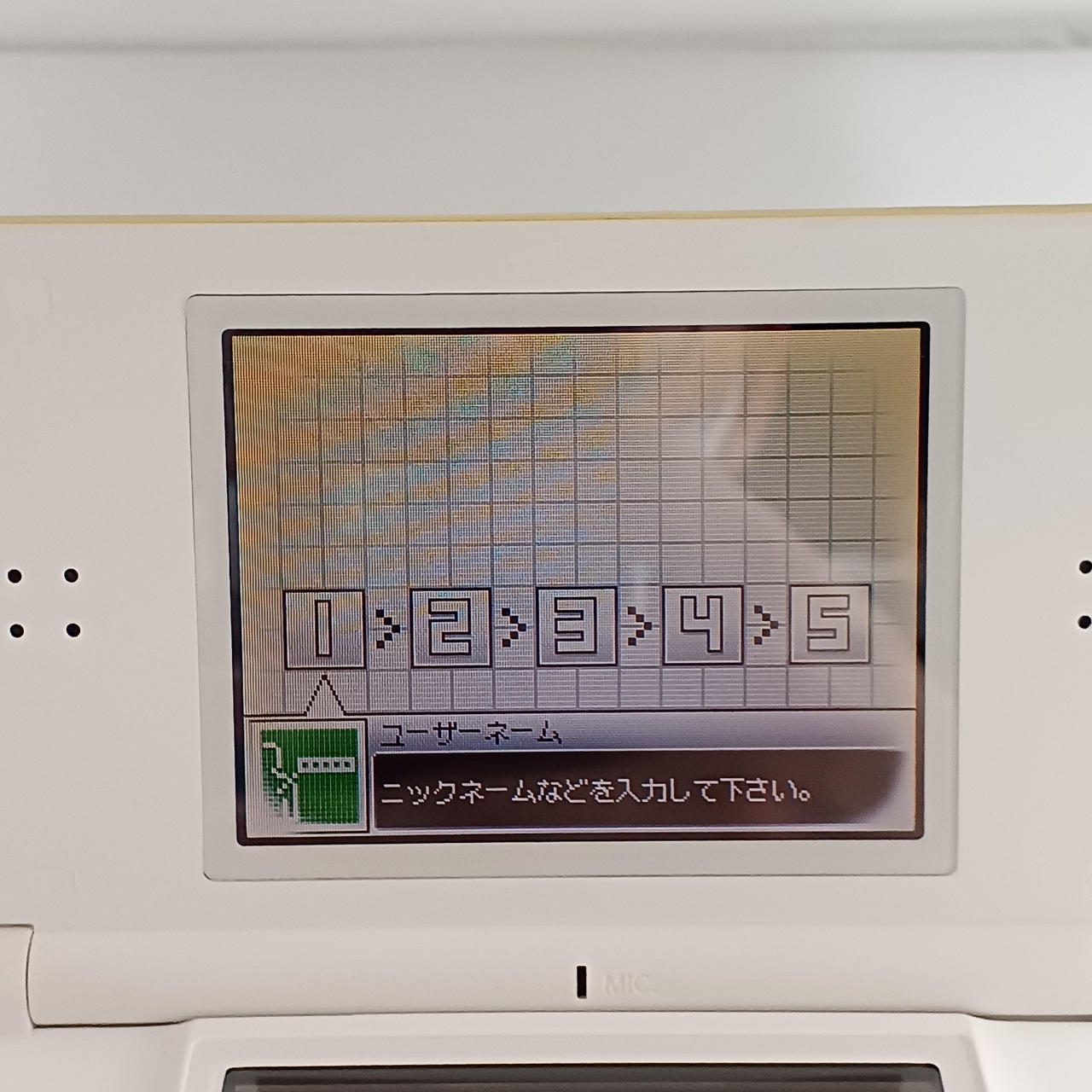 四隅白くなっており、表示不良です