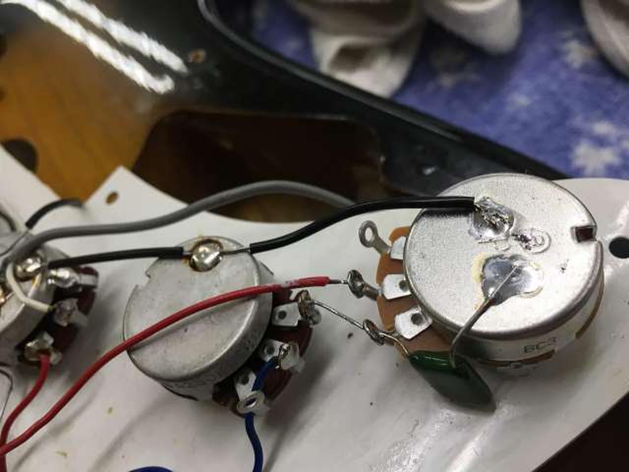 TONEポットも、一つ交換あり