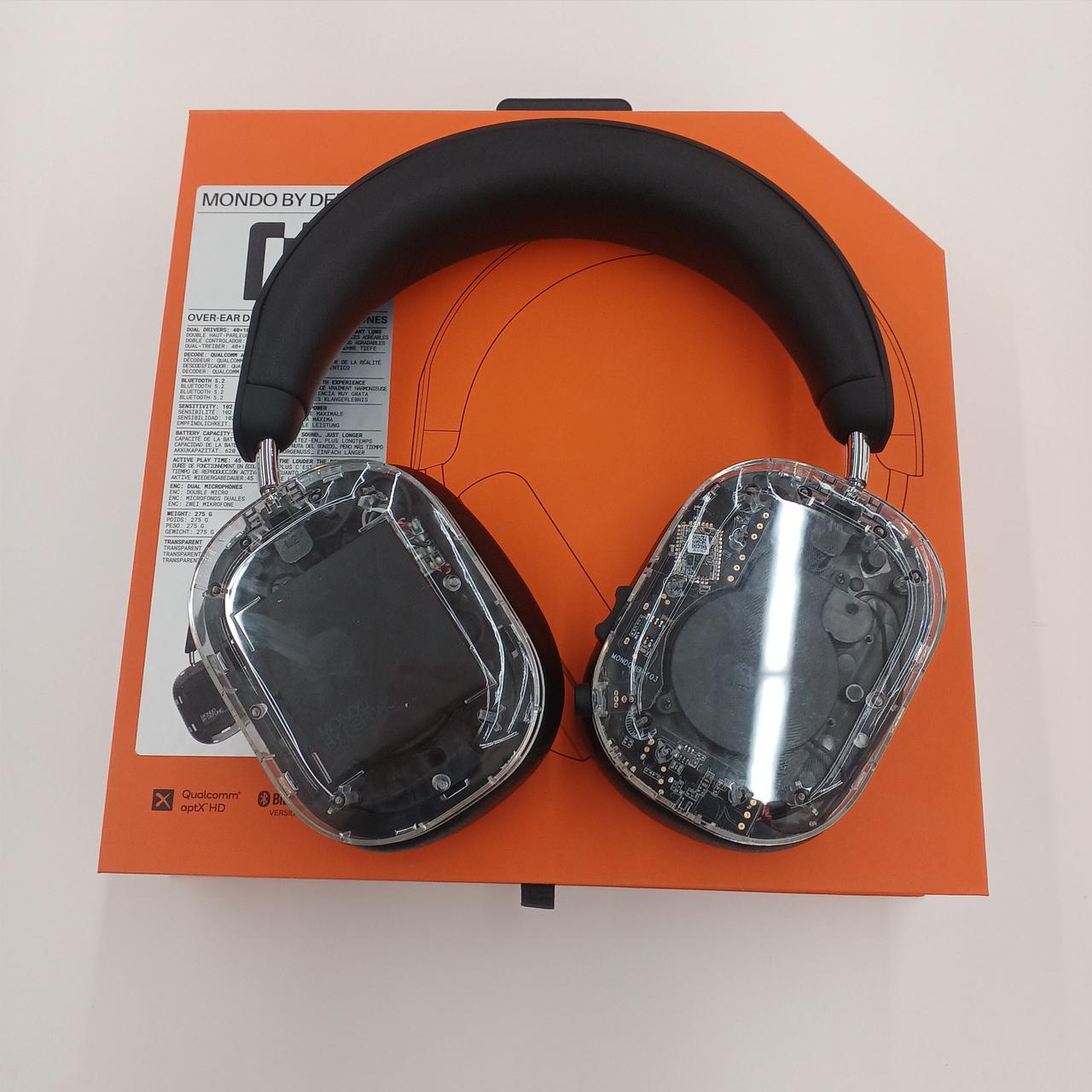MONDO BY DEFUNC ワイヤレスヘッドホン ほぼ未使用品 MONDO BY DEFUNC ワイヤレスヘッドホン ブラック