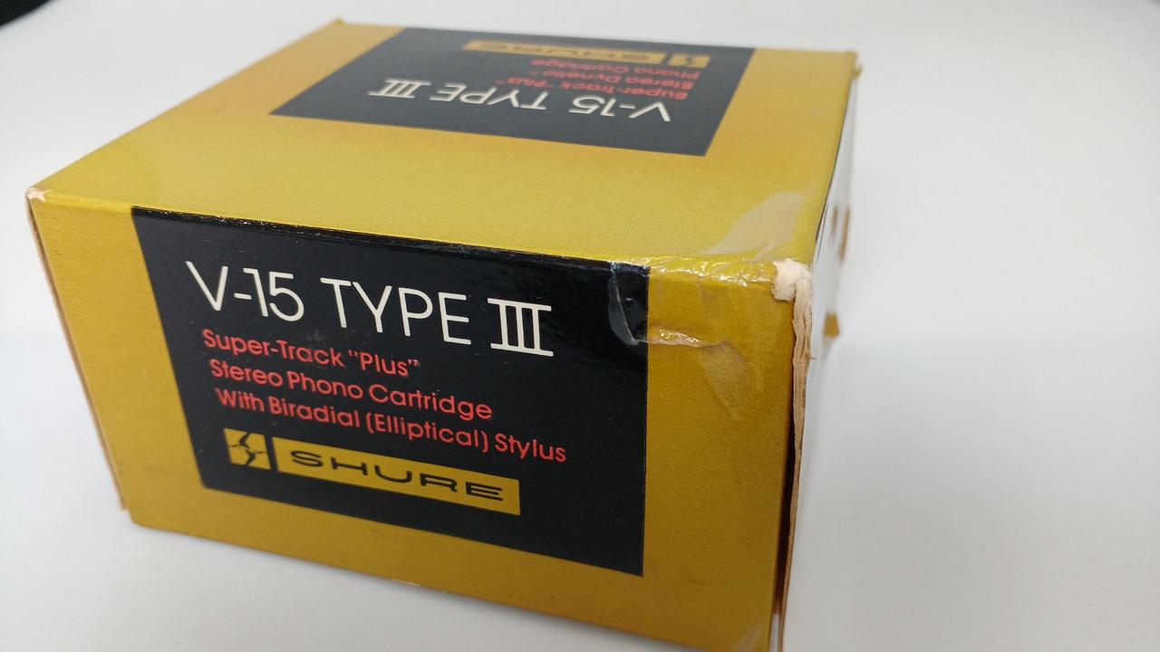 化粧箱カドに損傷あり