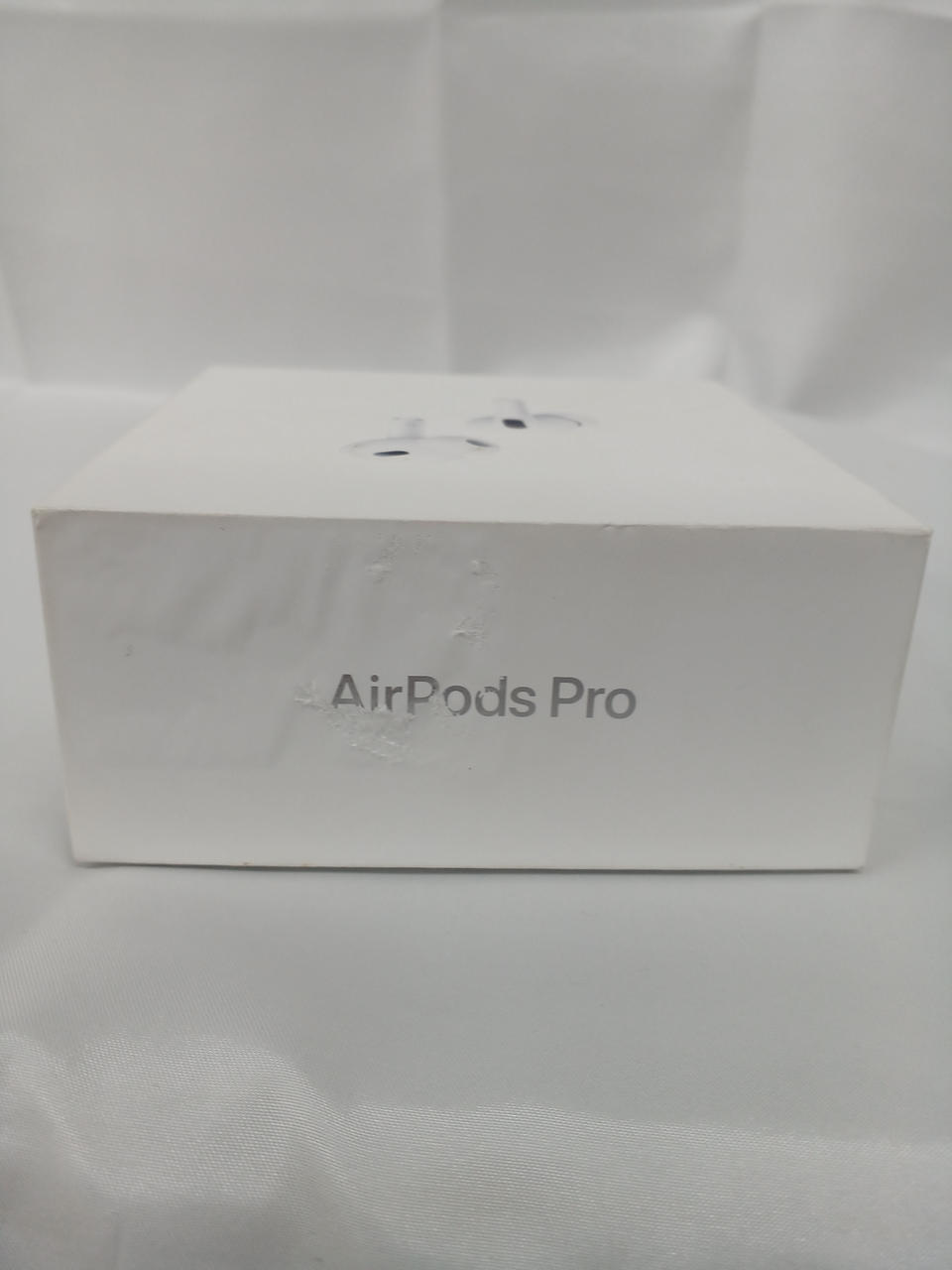 箱破れ汚れあり。