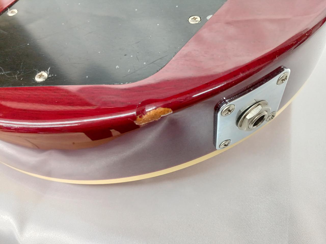 目立つ打痕あり