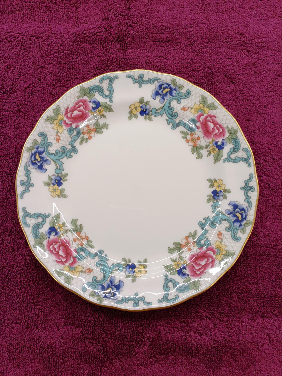 細かいキズが多数あります。