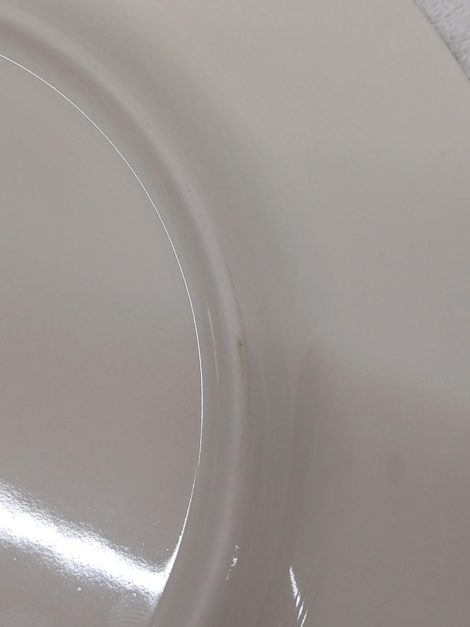 一枚、裏に微細なヨゴレあり。