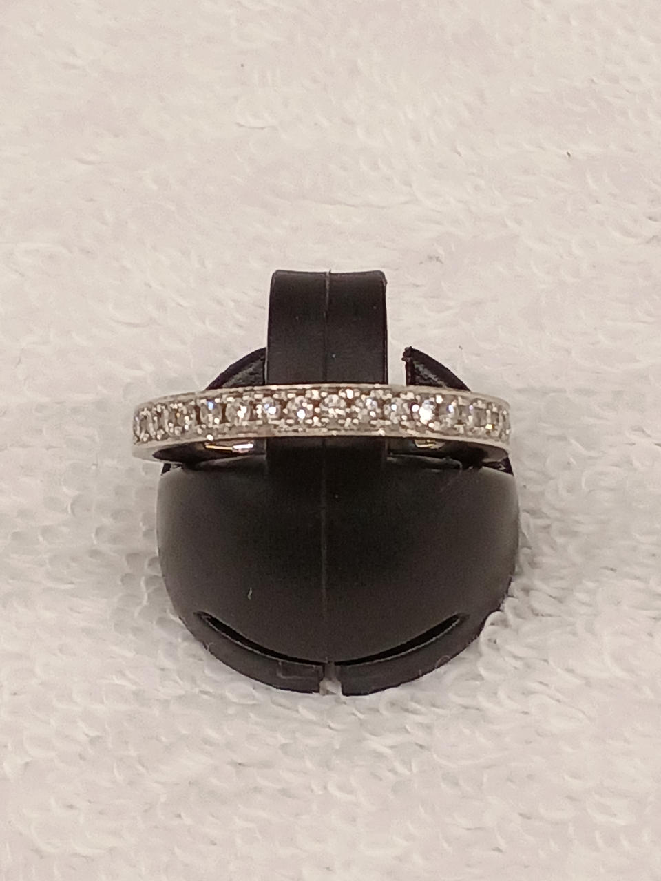 キラキラがかわいらしいリングです✨💍✨
