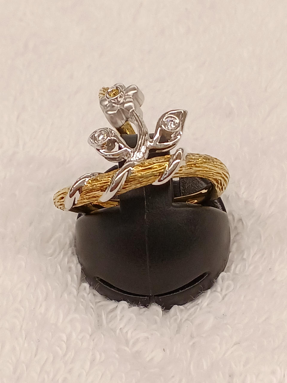 お花がかわいらしいリングです✨💍✨