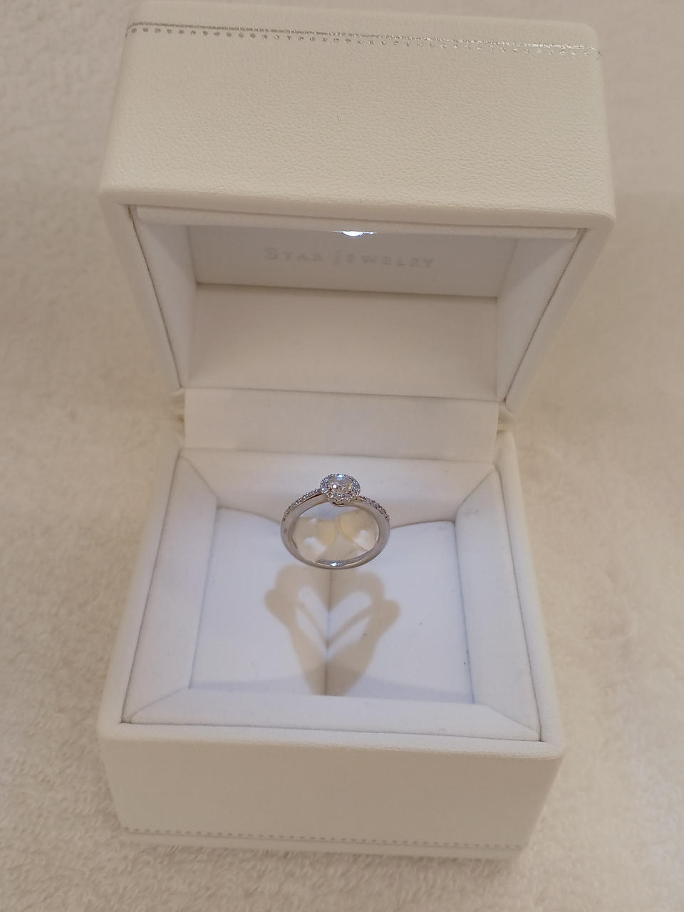 ライト付き化粧箱です✨💍✨