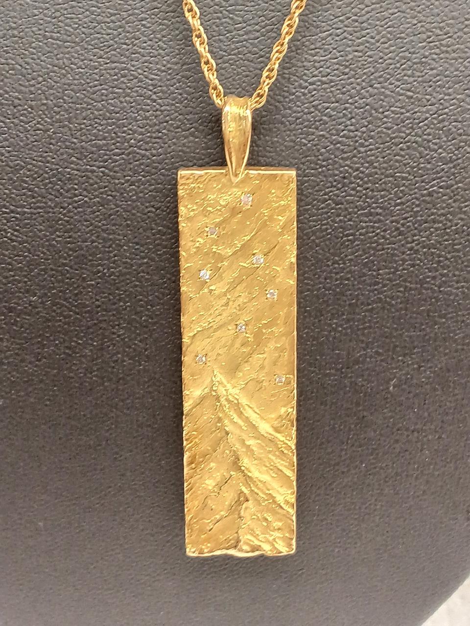ダイヤがキラキラしています。