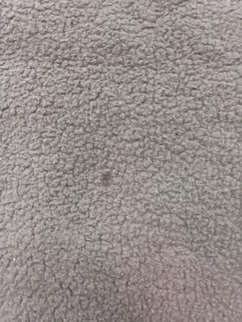 背中上の方焼けた跡あり
