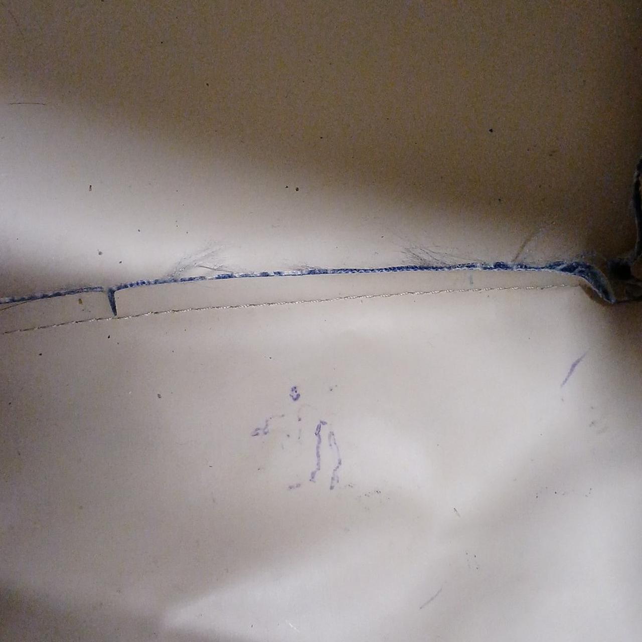 内側に汚れ多数あります