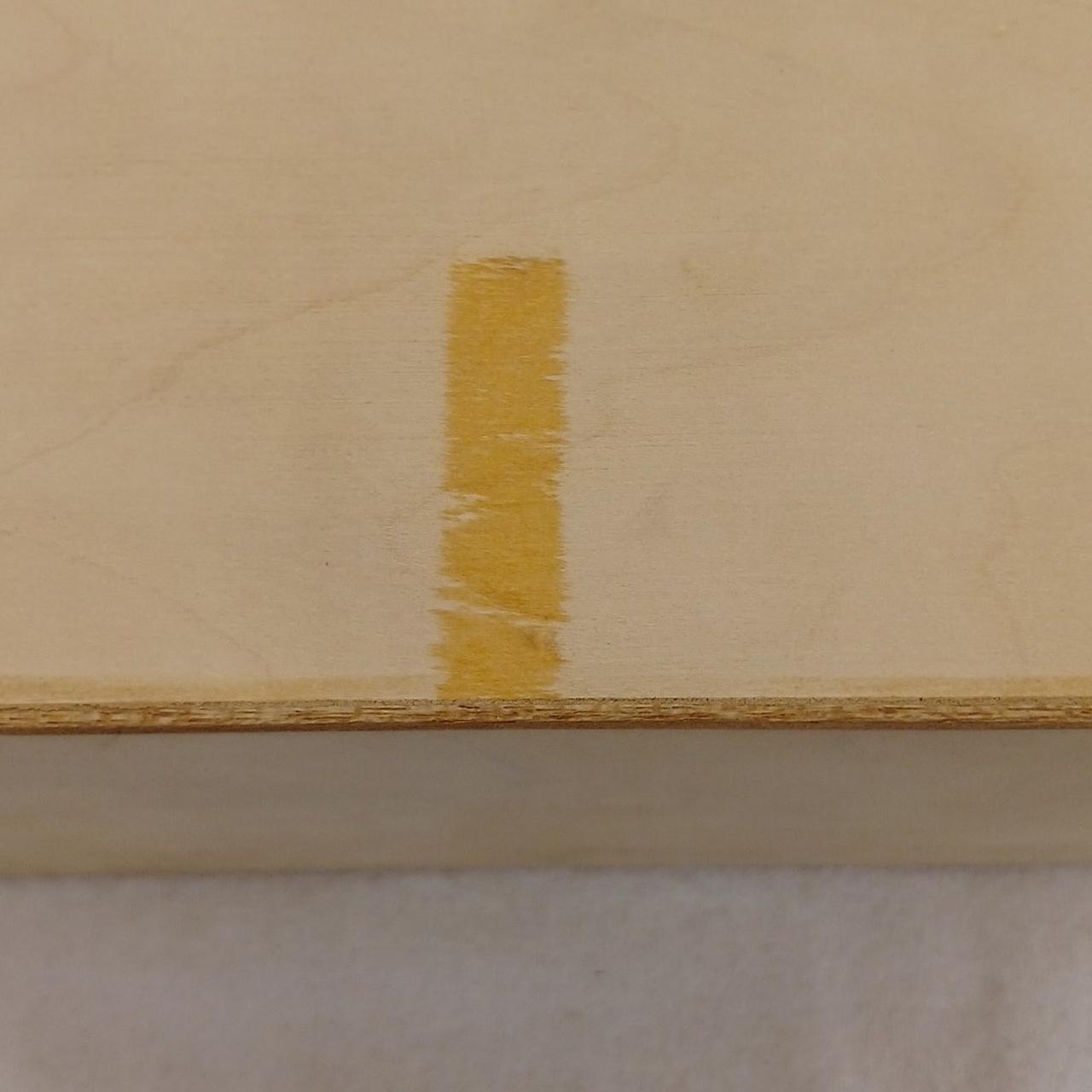 テープ跡あります