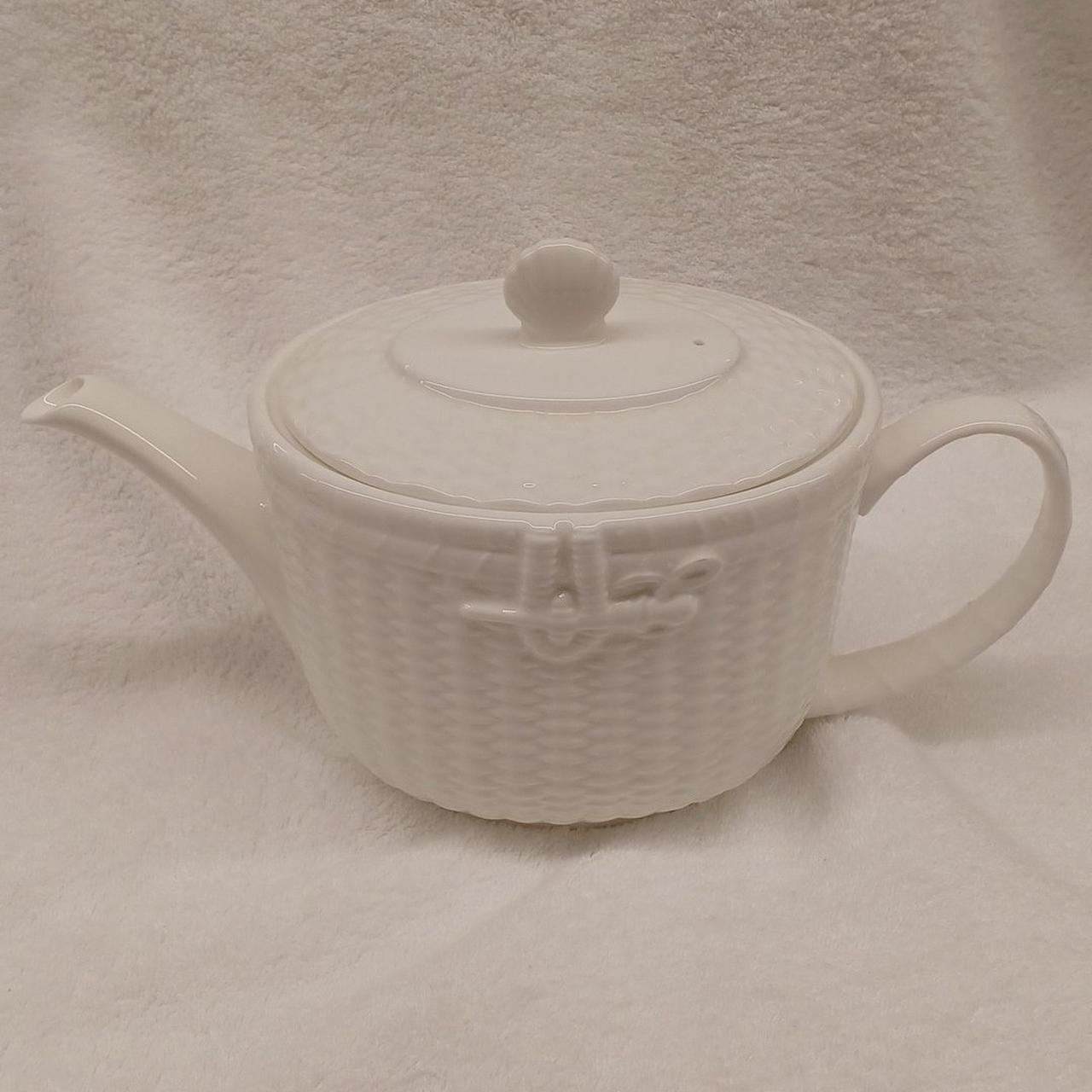 網目模様をモチーフにしたデザインです。