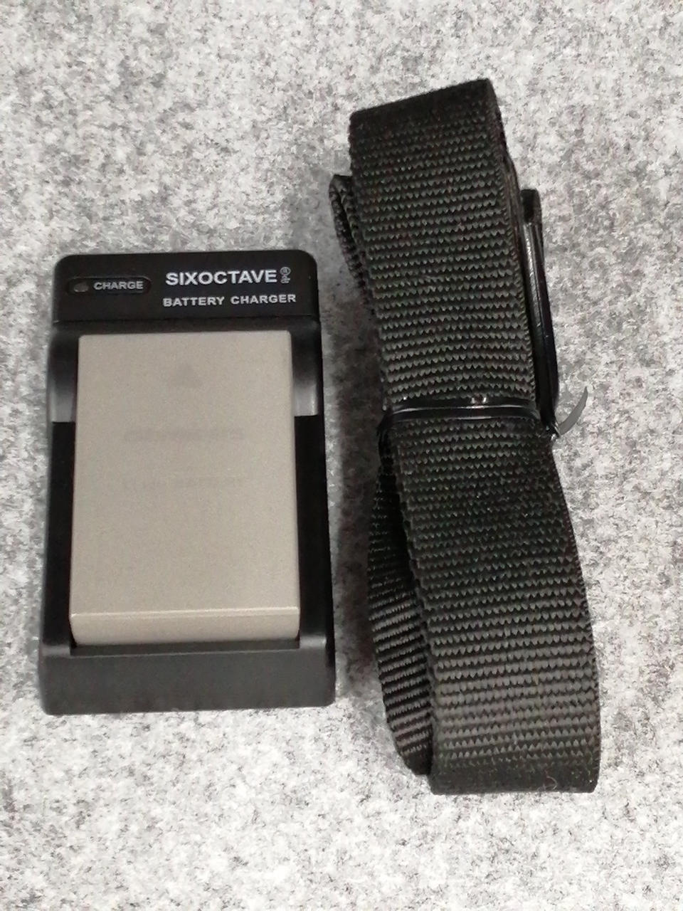 チャージャーは汎用品です