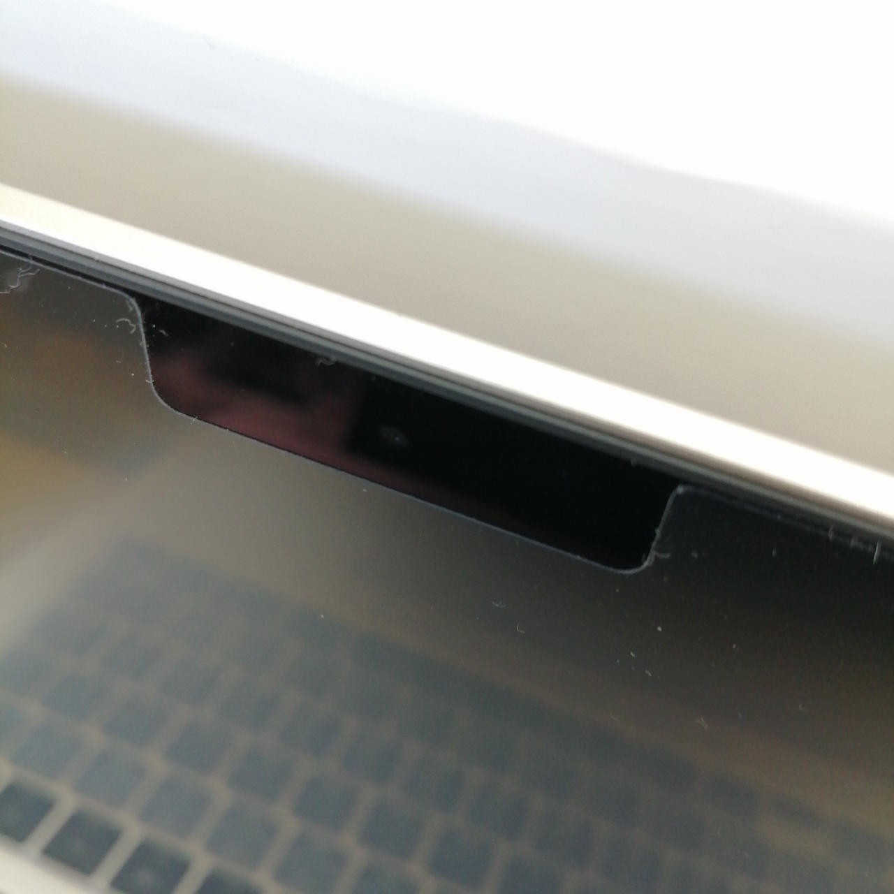 保護フィルム貼られています