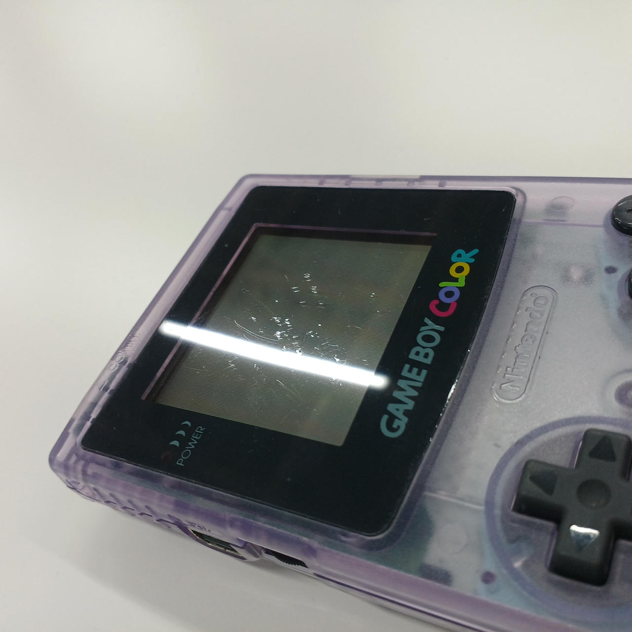 液晶表面にキズがあります。