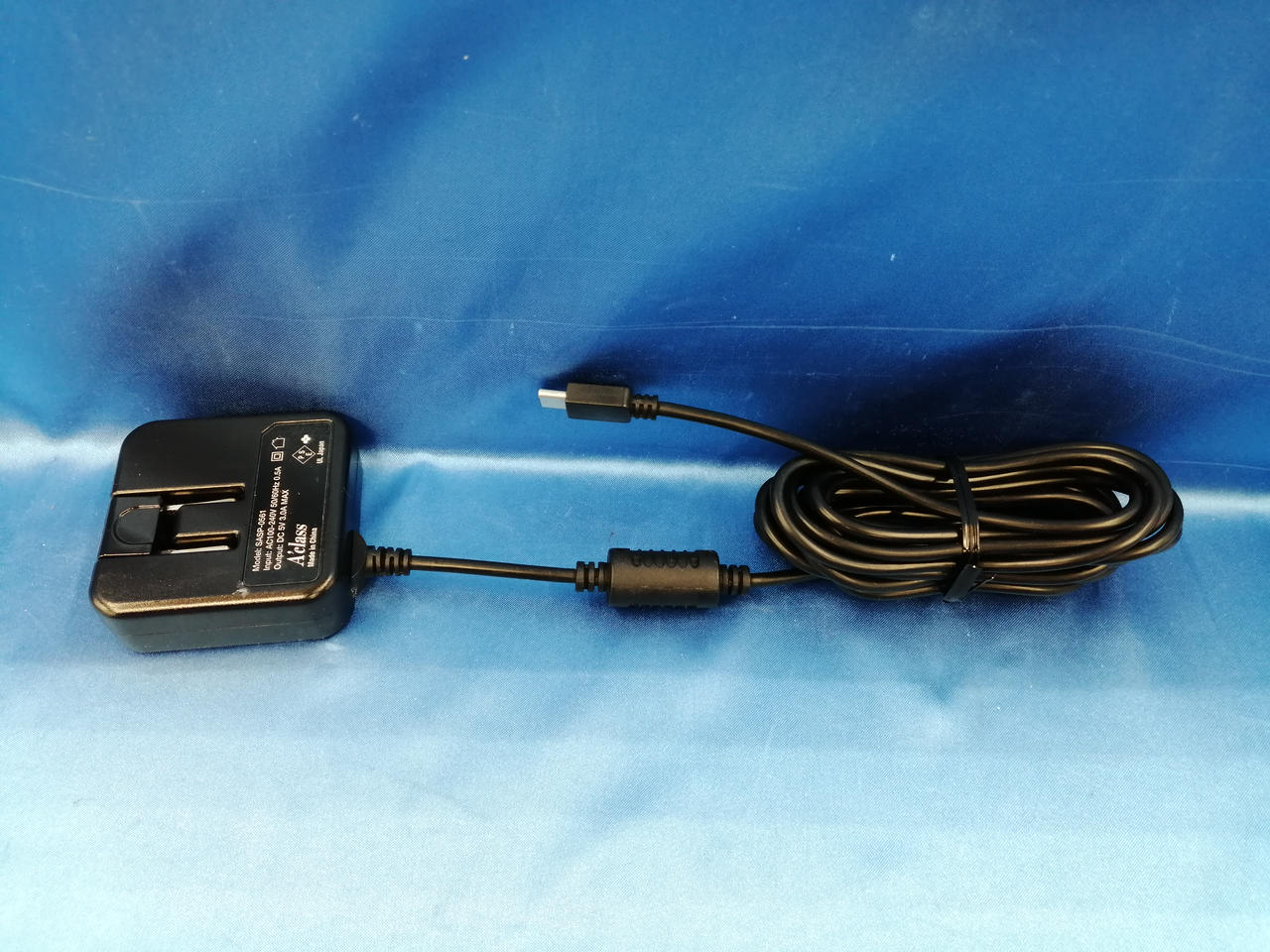 キズ、汚れあります
電源は非純正です