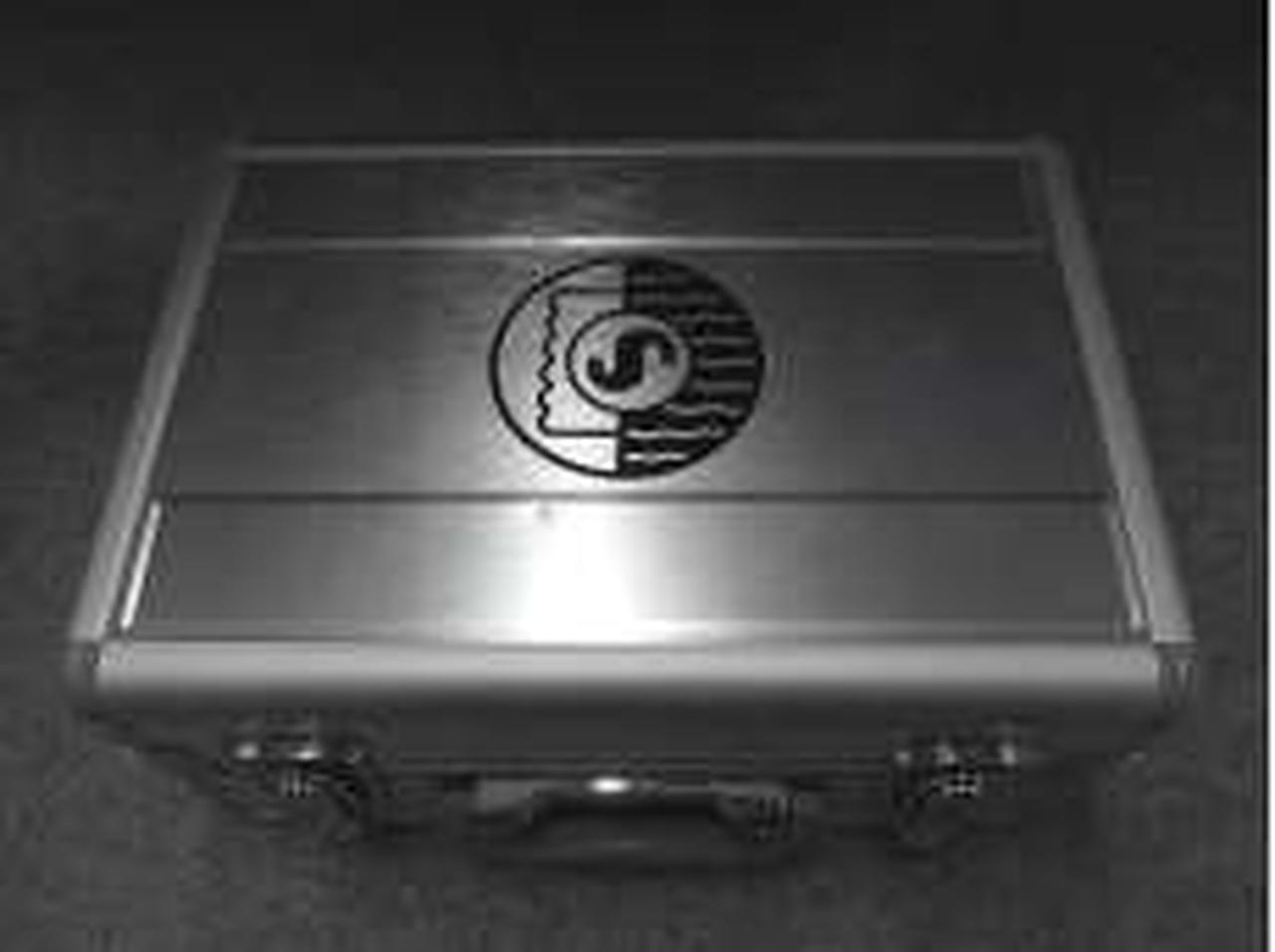 ケースキズ、汚れあり