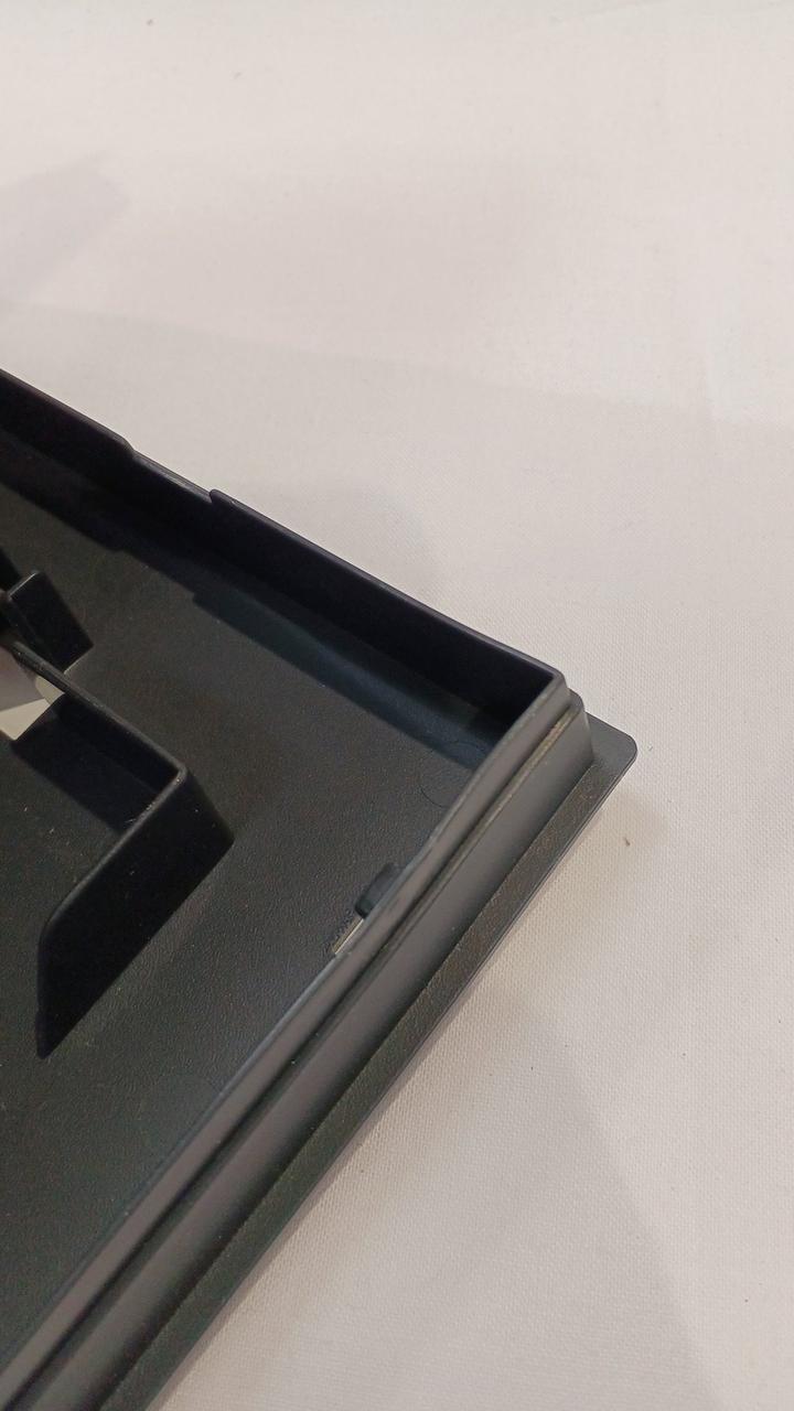 ケース歪みあります