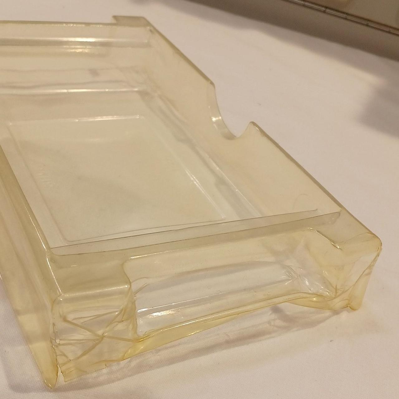 内箱黄ばみへこみあります