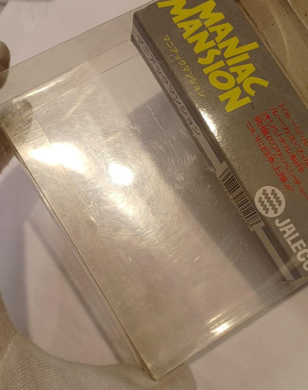 外箱スレ傷あります