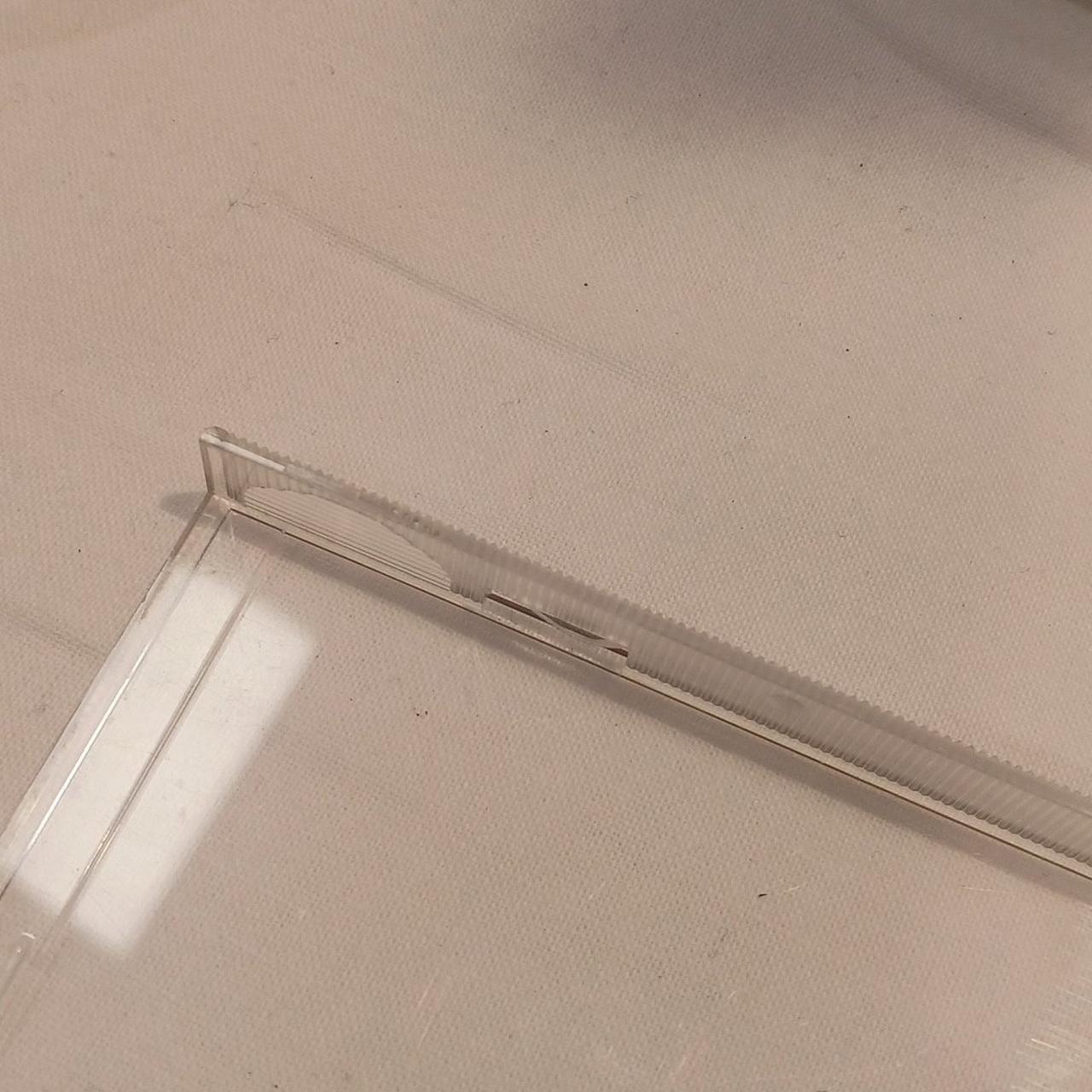 ツメ折れあります