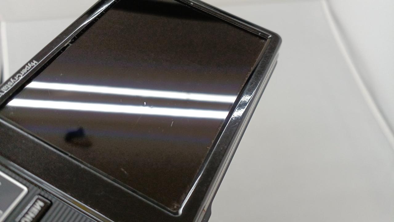 液晶にキズあり
