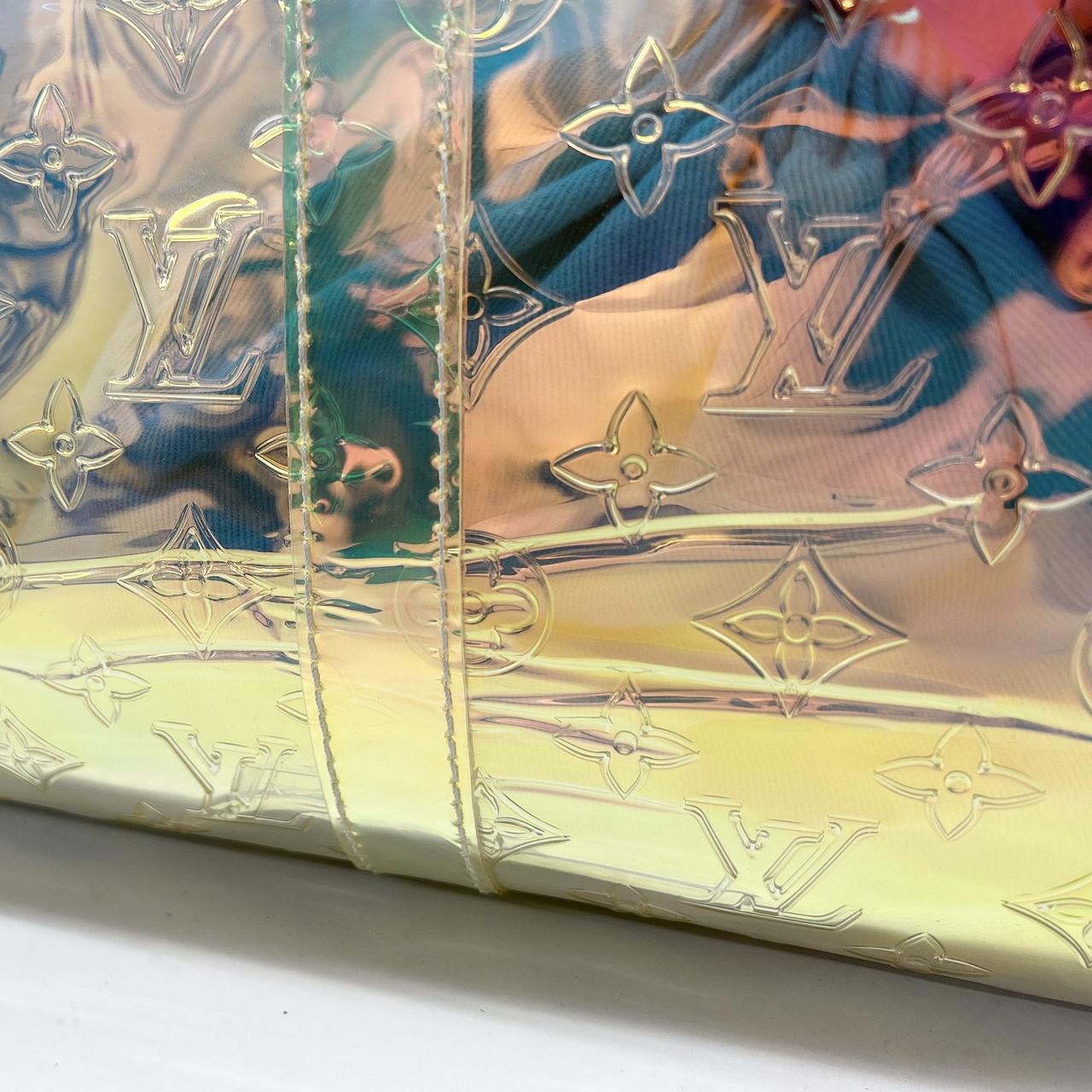 保管によるシワあり