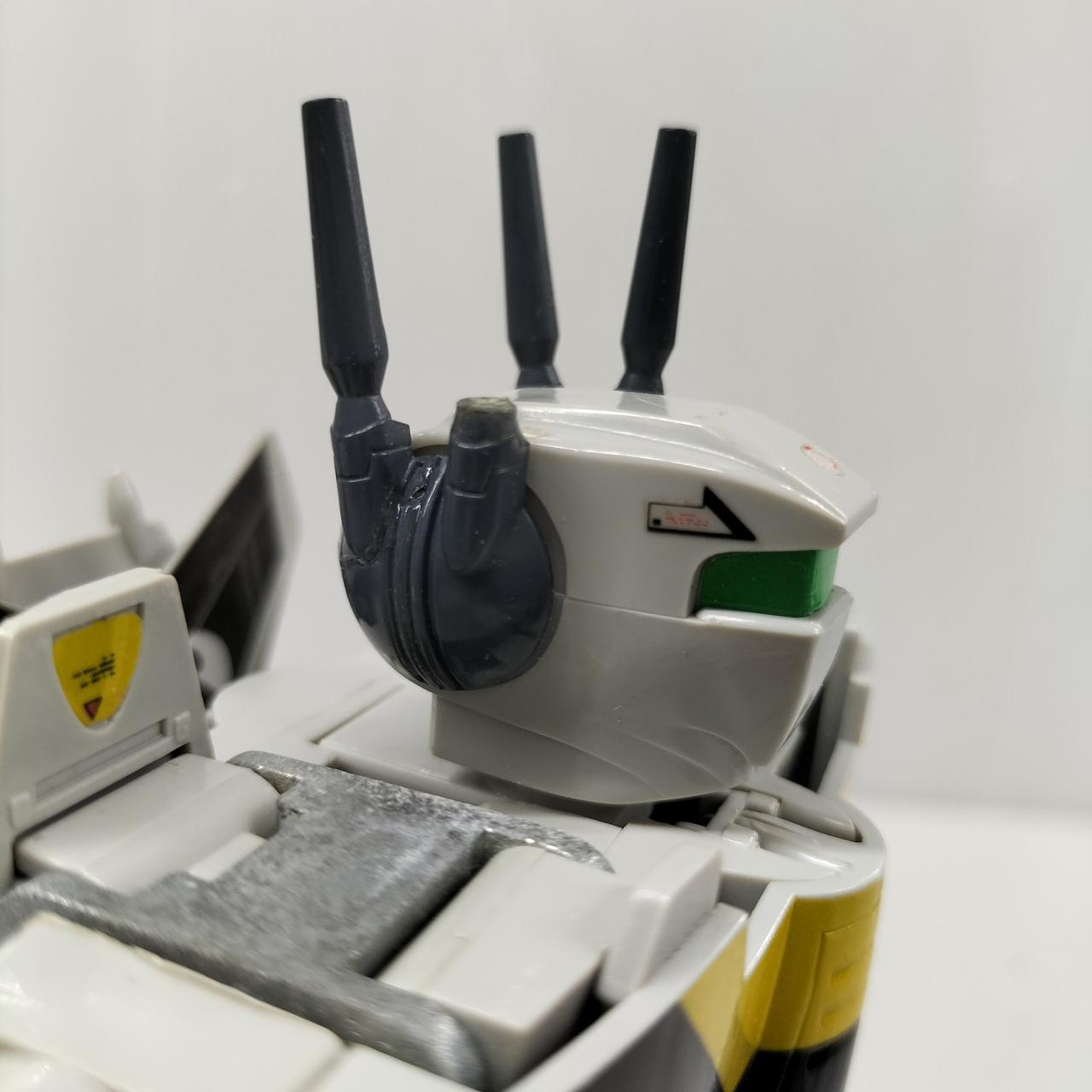 一本折れてます