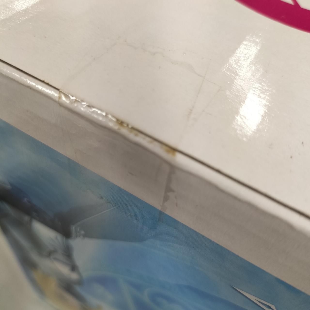テープが二重になっていますが剥がし跡無し