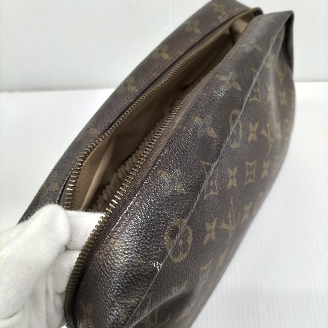 ファスナー面　黒ずみ汚れメイク汚れあり